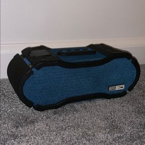 Omni Jack Portable Speaker (Waterproof)